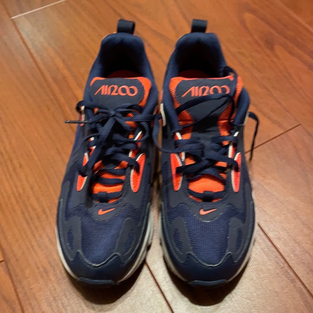 NIKE AIR